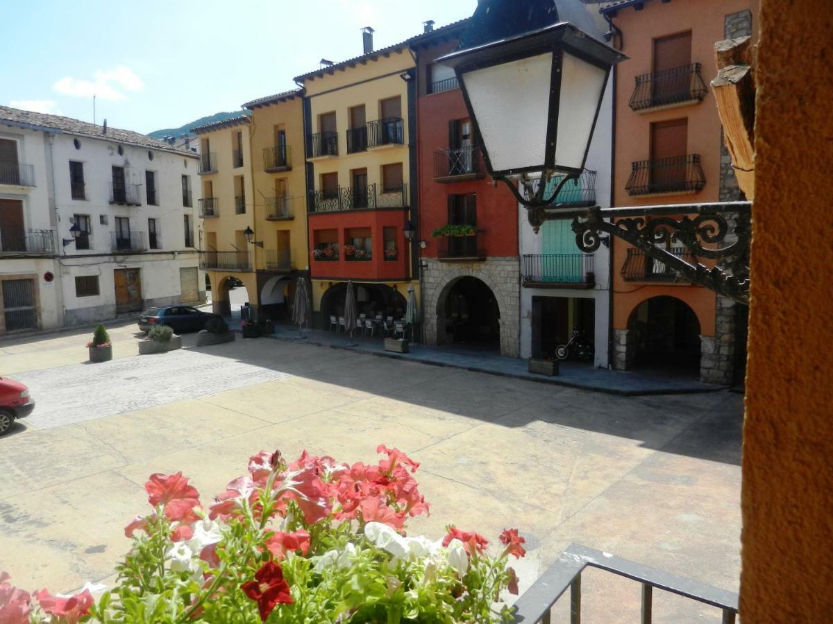 Ca De Geraldine Apartment El Pont de Suert Exterior foto